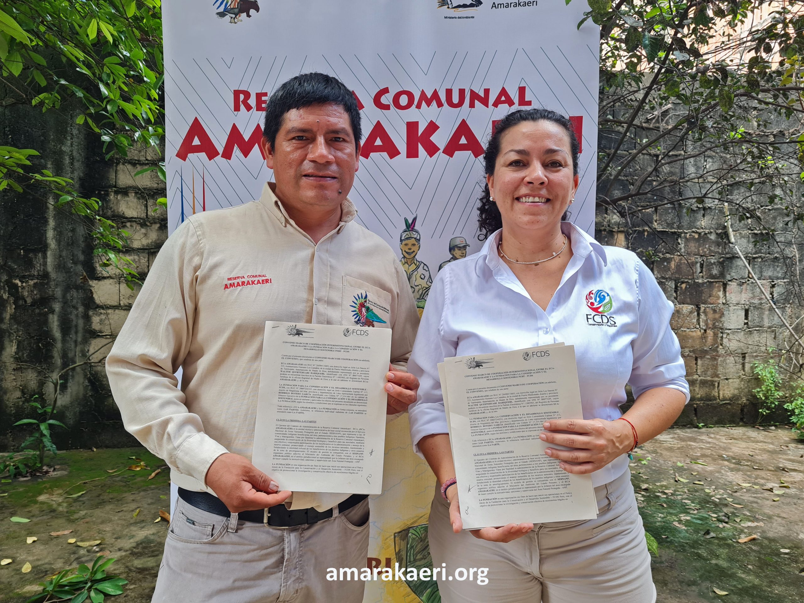 El presidente del ECA Amarakaeri y la directora de la FCDS en Perú suscribieron convenio interinstitucional